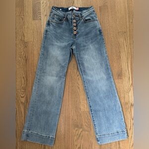 Cabi Palm Beach Crop
Item No. 6282, Dream Weaver Wash, Size: 00